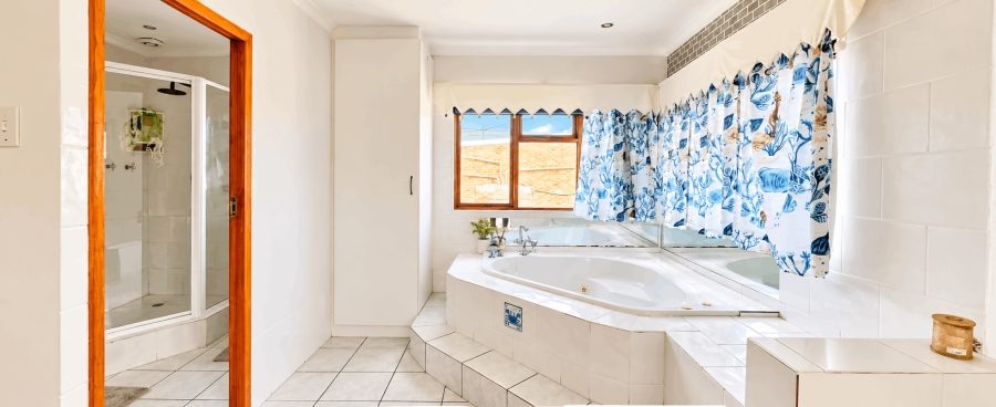 7 Bedroom Property for Sale in Kleinbaai Western Cape